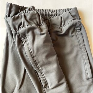 Abercrombie & Fitch Gray Traveler Hybrid Joggers in size XL
